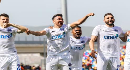 بالفيديو.. الهدف الـ12.. تريزيجيه يسجل مع قاسم باشا من "كوبري"